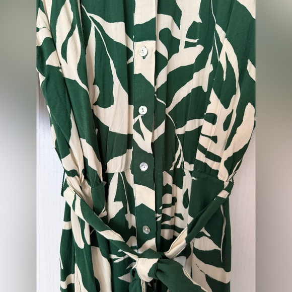 H&M Green and Cream Leaf Print Shirt - Picture 3 of 5